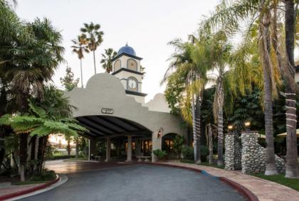 Vanllee Hotel Covina California